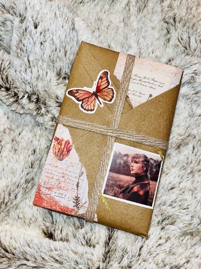 Blind date with a book  (Taylor’s Edition)