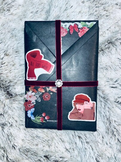 Blind date with a book  (Taylor’s Edition)