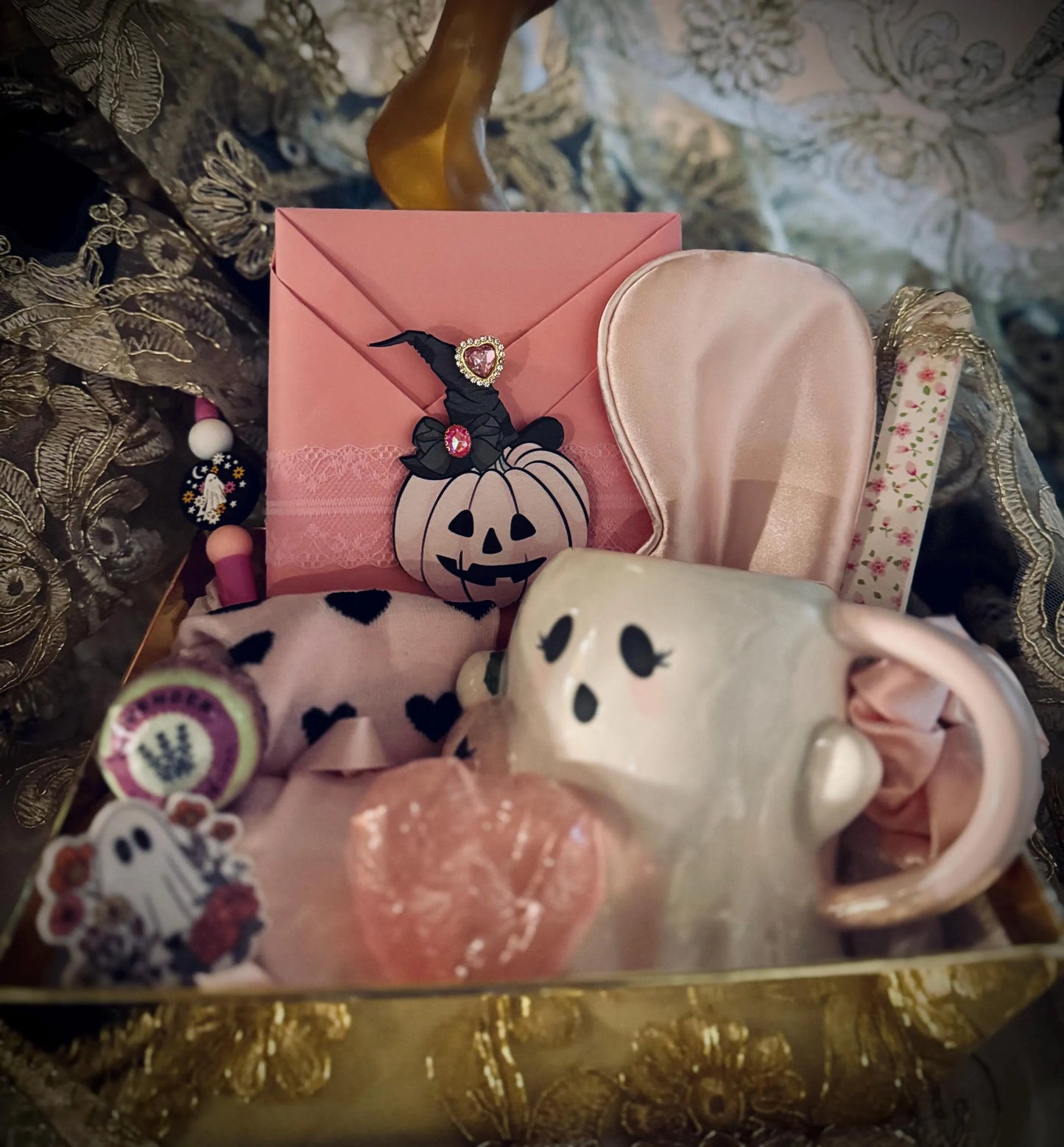 XL Blind Date Halloween Boo Basket