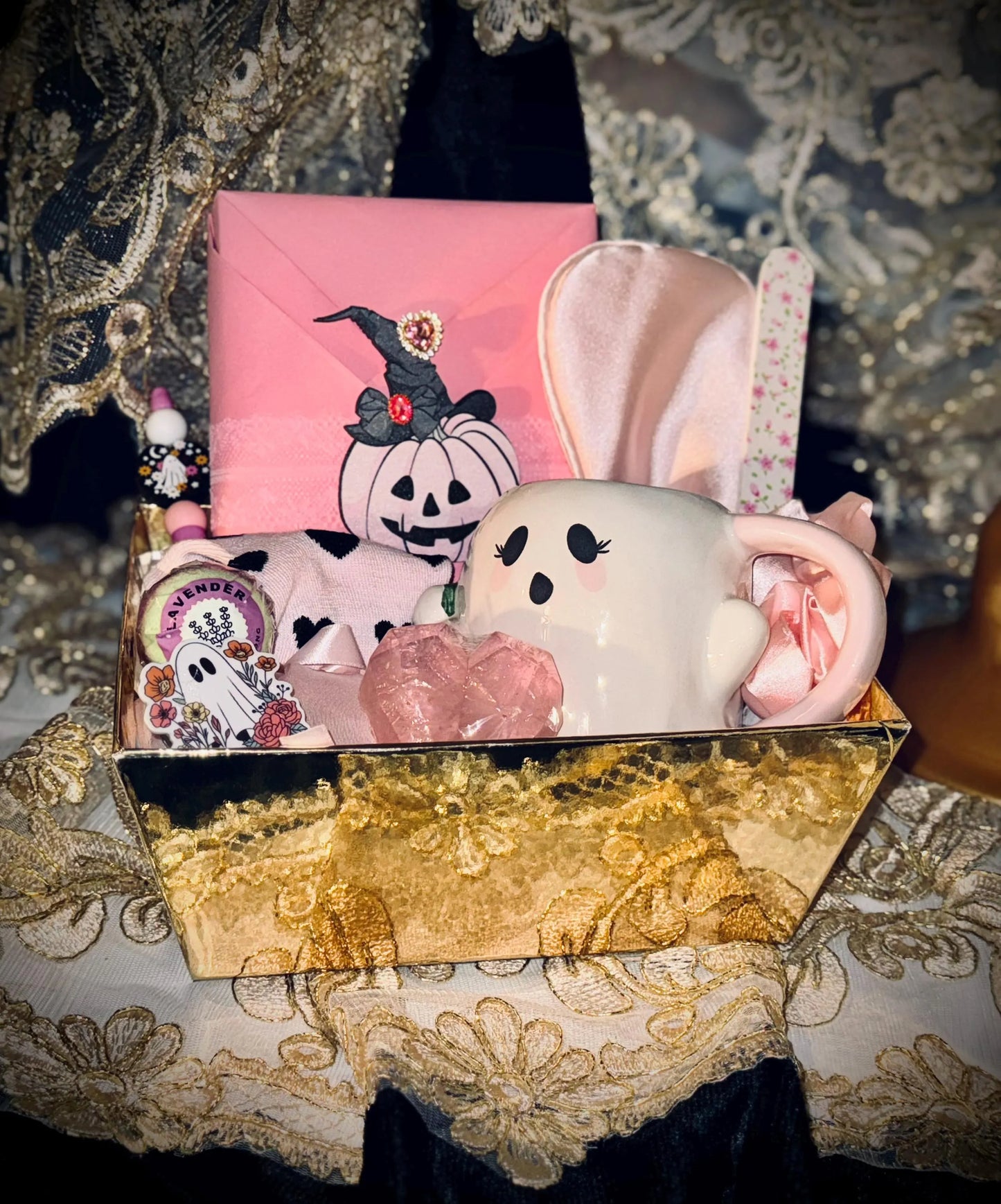 XL Blind Date Halloween Boo Basket