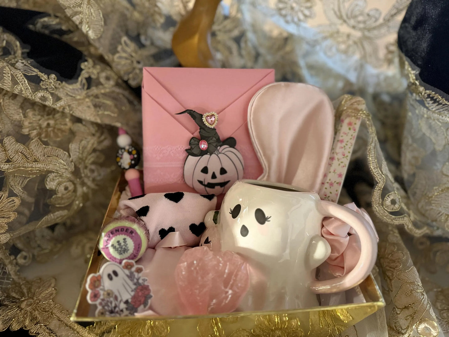 XL Blind Date Halloween Boo Basket