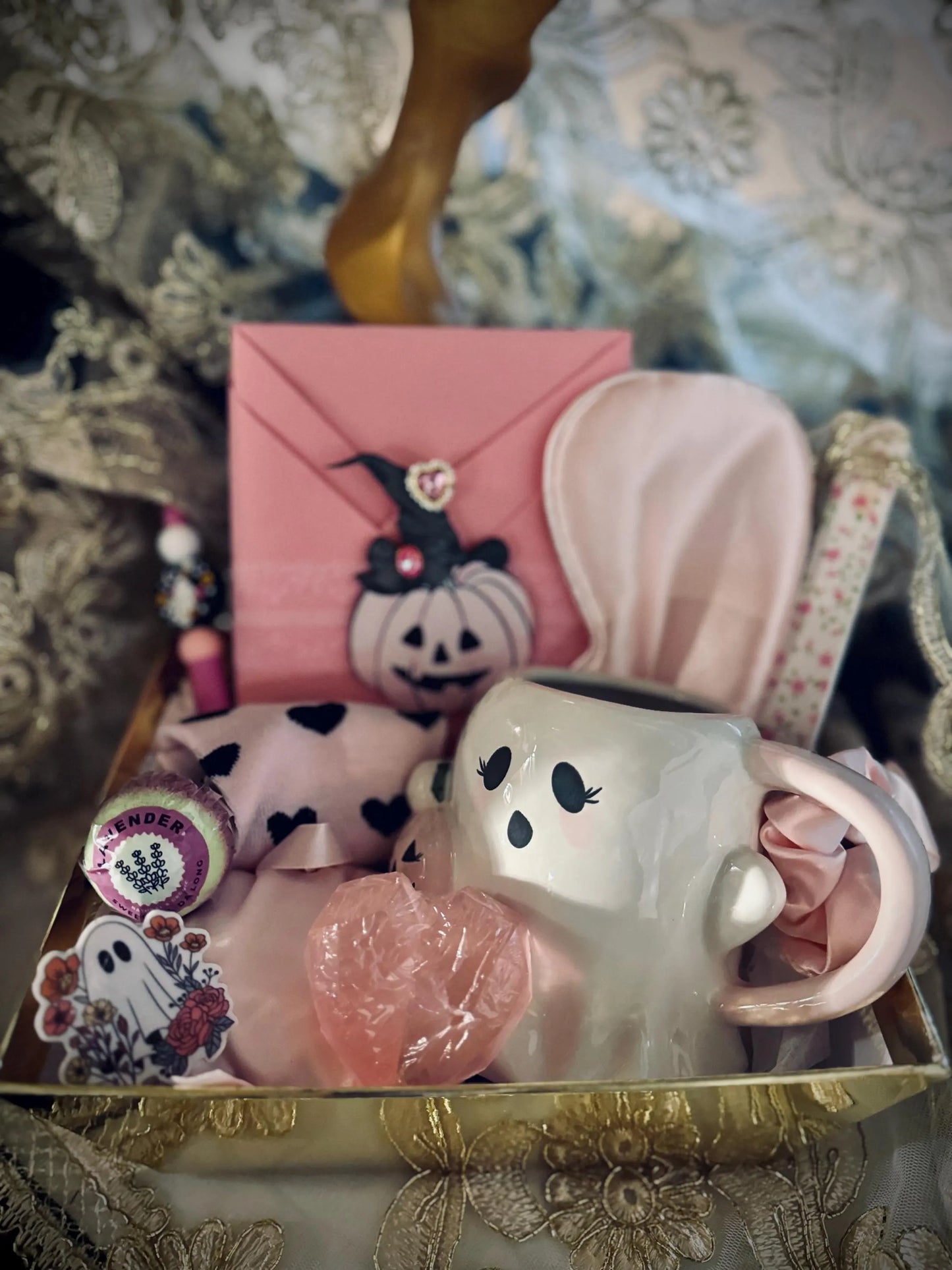 XL Blind Date Halloween Boo Basket