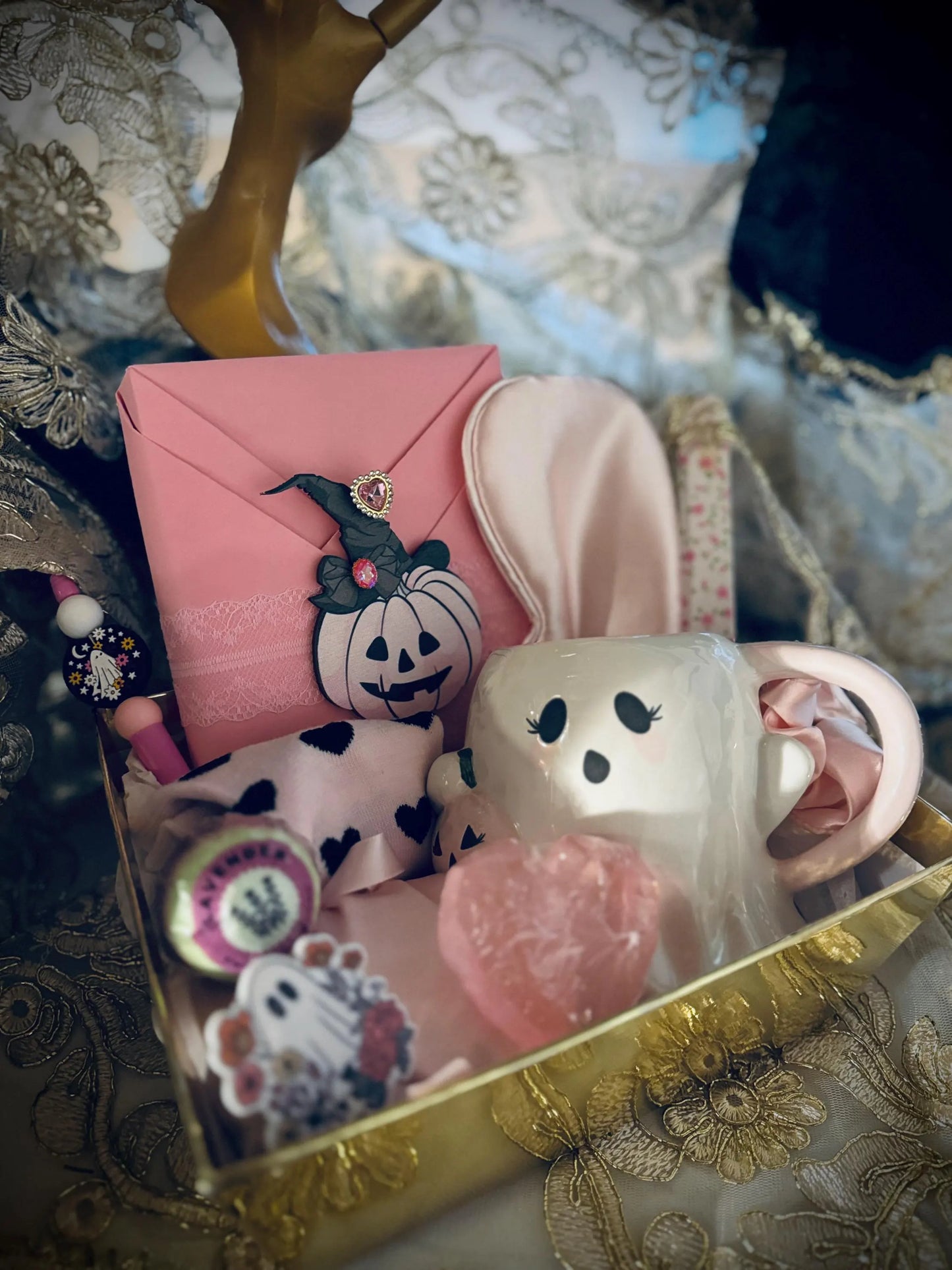 XL Blind Date Halloween Boo Basket